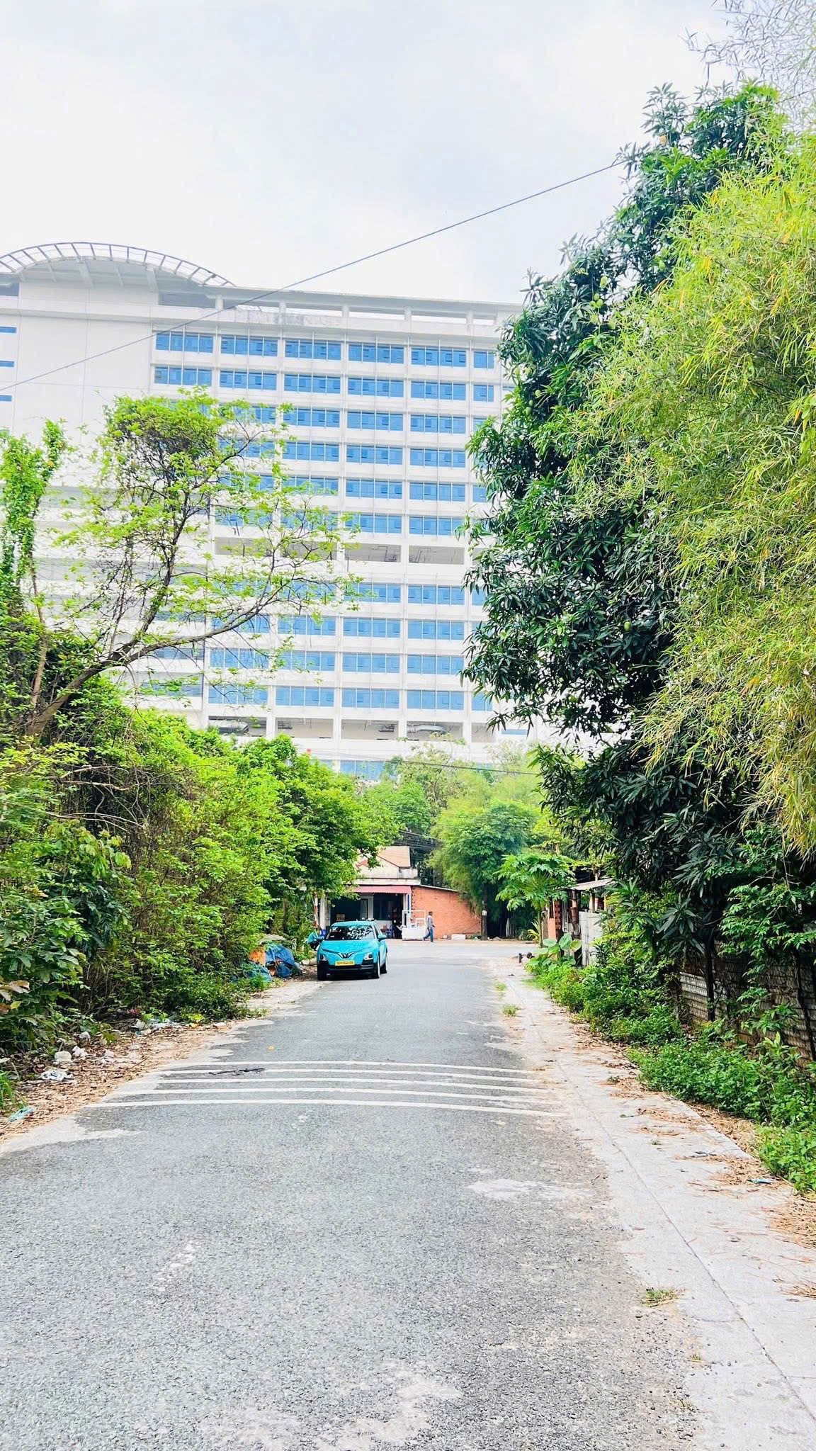 Bán đất 806.6m² có sẵn 270m² thổ cư ngang 13m giá 12.5 tỷ tại Phường Chánh Hiệp
