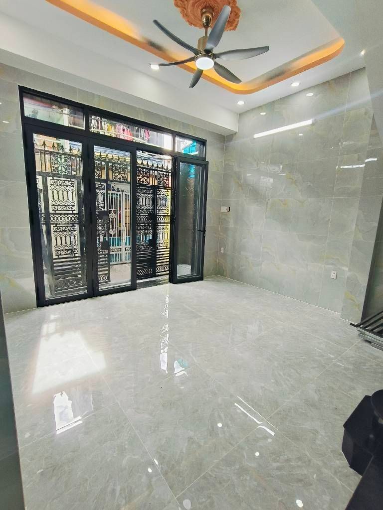 Bán nhà 43m² full thổ cư ngang 4.7m giá 6.9 tỷ tại Phường Chánh Hưng