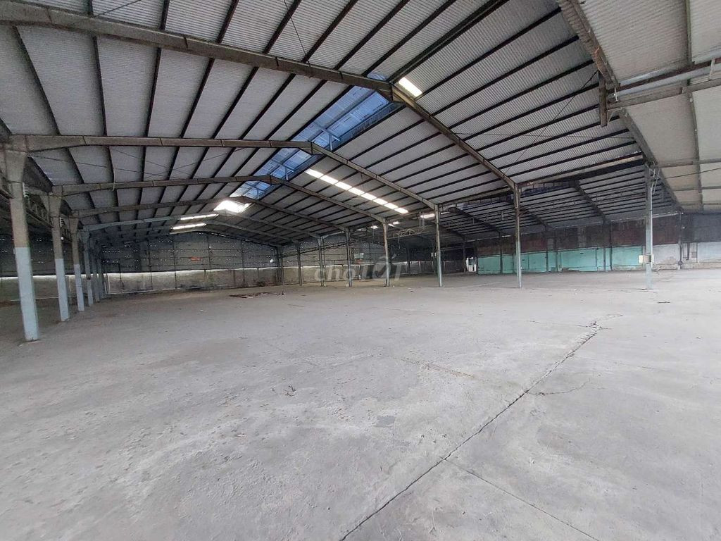 Cho thuê kho xưởng 4000m2.Giá 30k/m2.Pccc vách tường thẩm duyệt