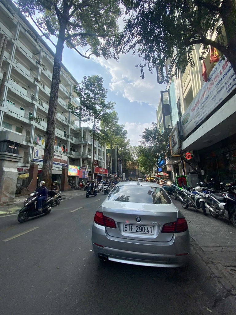 Bán gấp nhà 5 Tầng MT TRẦN BÌNH TRỌNG QUẬN 5