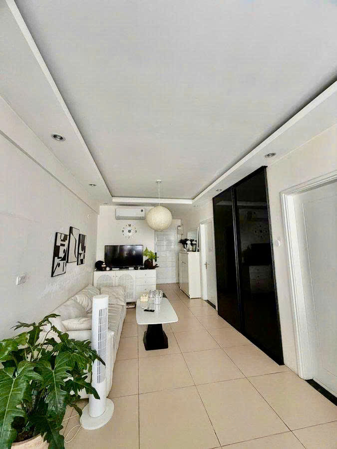 Bán Căn Hộ CC Cao Cấp 21B6 Greenstars TP Giao Lưu Hà Nội. 62m 2 Ngủ. Giá 6.5 Tỷ