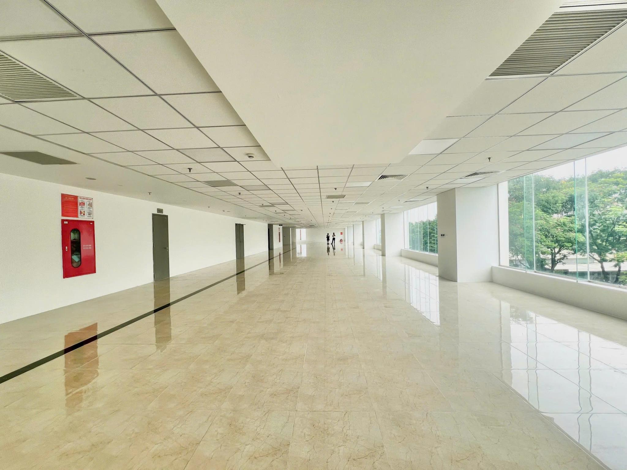 BÁN TÒA NHÀ VĂN PHÒNG 8 TẦNG 140m² - MẶT PHỐ CỰ KHỐI LONG BIÊN - KINH DOANH - NHỈNH 25 TỶ