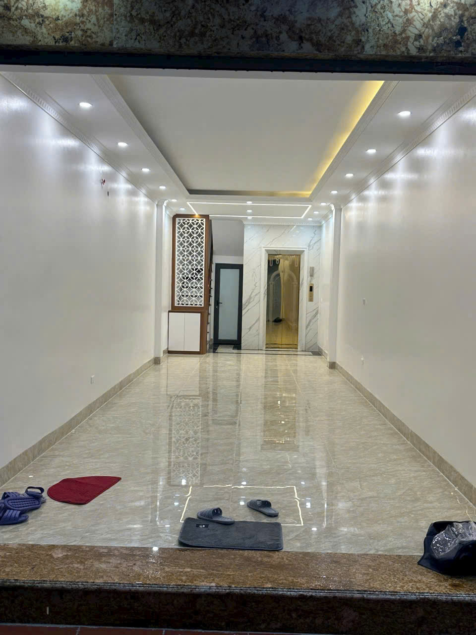 Bán nhà Đại Mỗ 33M2 * 6 tầng Thang Máy, Gần ngay hồ điều hoà, view tháng ô tô đỗ cách nhà 30m