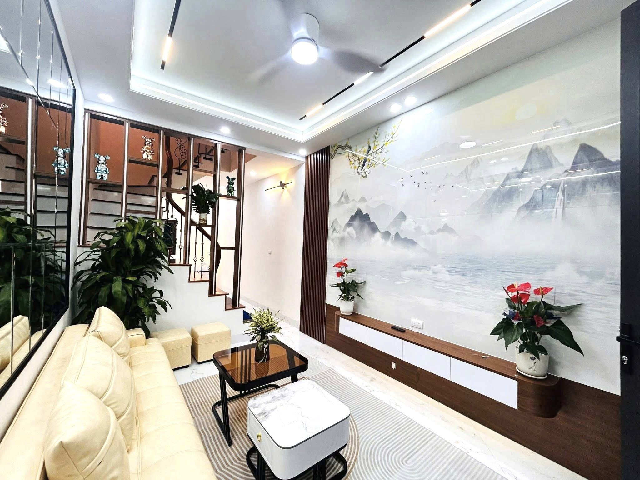Nhà đẹp Đại Mỗ 45M 4 Tầng, 5 phòng, nội thất đẹp, ô tô đỗ gần giá 7.5 tỷ