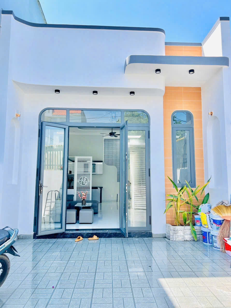 ♥️♥️Chi cần 300 triệu sở hữu nhà y hinh.Nha cấp 4 mới hoàn thiện nằm gần cầu hoá an , đi Dĩ An bình dương 5 phút , di trung tâm biên hòa chi 10phut