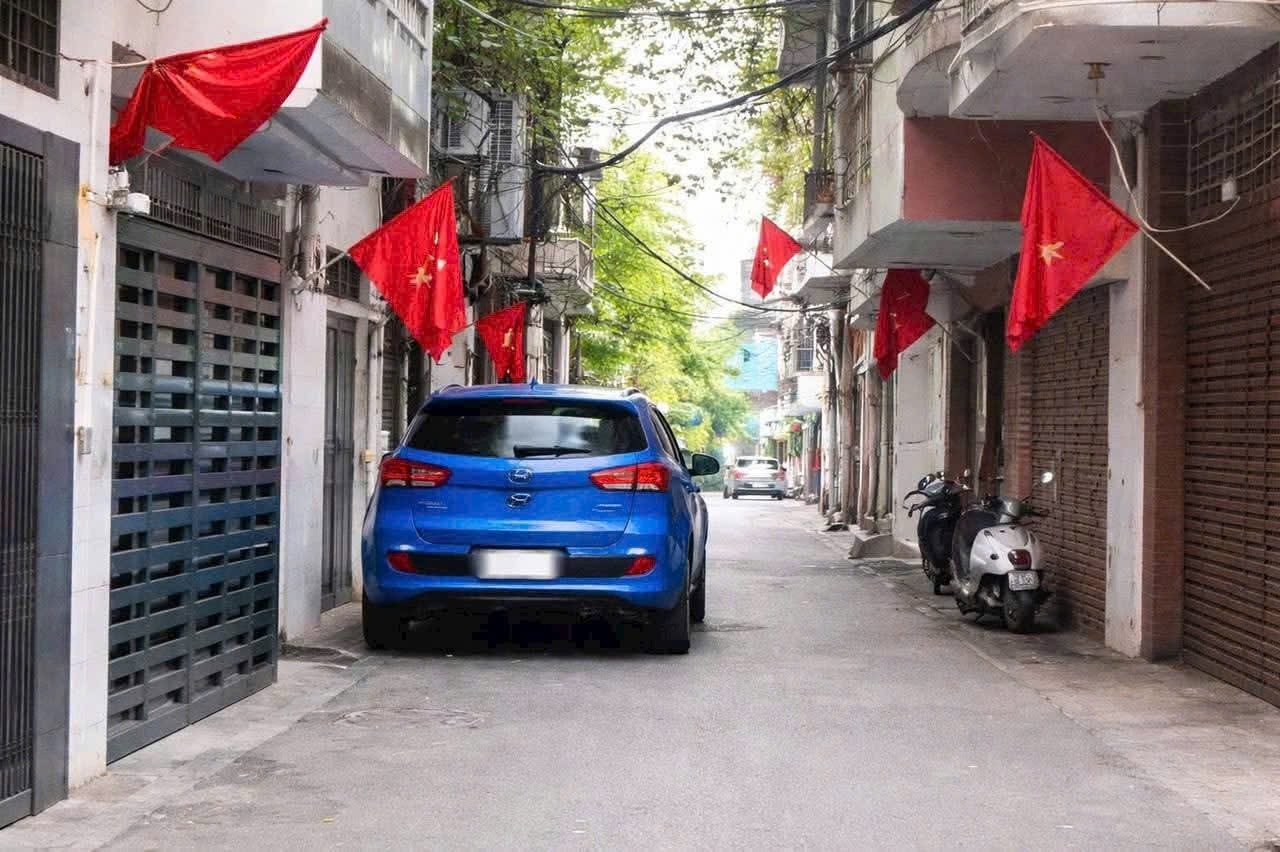 Bán nhà phân lô Trần Quốc Hoàn, Cầu Giấy, ô tô tránh