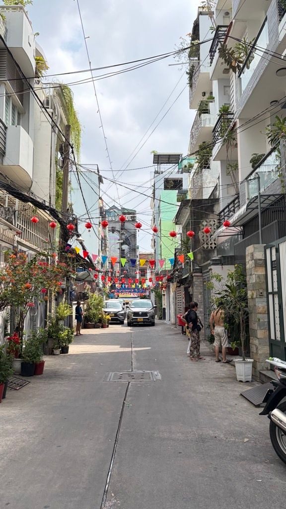 Bán nhà C4+Gác Thành Thái quận 10