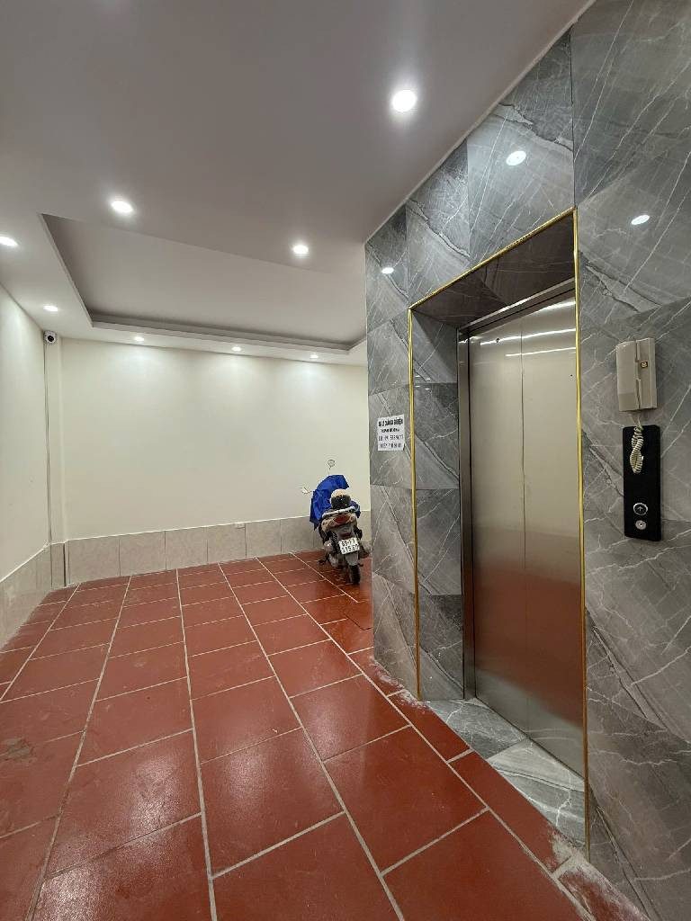 🏡KIM GIANG LÔ GÓC – DT 49m² x 6 TẦNG –GIÁ 10.5 TỶ – THANG MÁY – 9 PHÒNG KHÉP KÍN