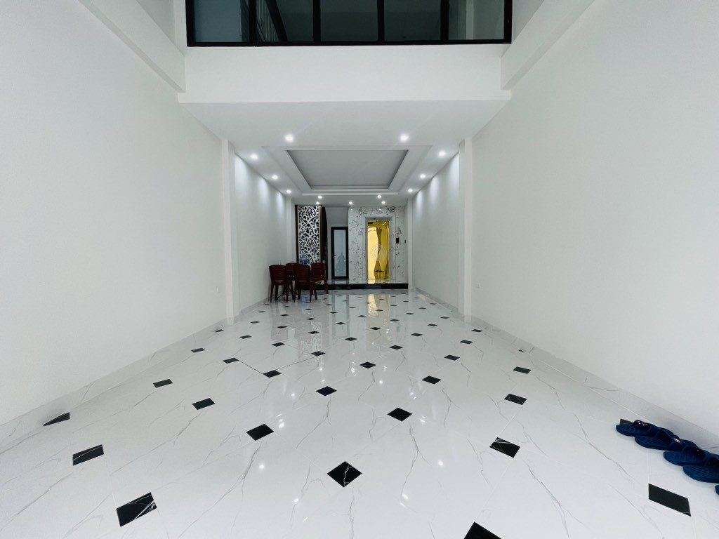 Bán nhà Định Công Thượng – Giá 14.6 tỷ – DT 55m² x 7 tầng – MT 4m – ô tô vào nhà, thang máy, kinh doanh
