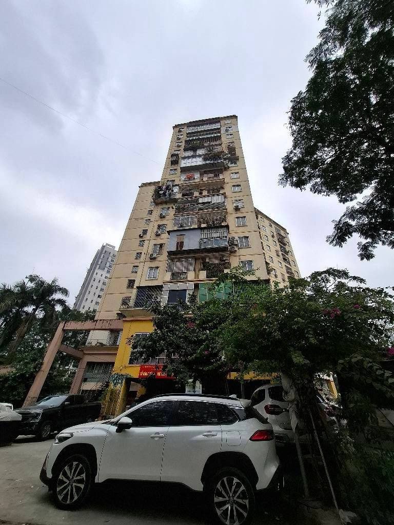 Bán nhà Cc Nơ 14B, Định Công, HN, DT 67 m2 m2, giá bán 4.73 tỷ
🔥Mô tả:
☀️ Nhà căn góc, ban công hướng Nam, bãi đỗ xe, nhìn ra vành đai 2.5, nhiều trường THPT, bệnh viện ở gần, khu vực giao thông thuận tiện.
🚗 Xung quanh xe ôtô chạy
🏡 Thiết kế 
💥 Phòn