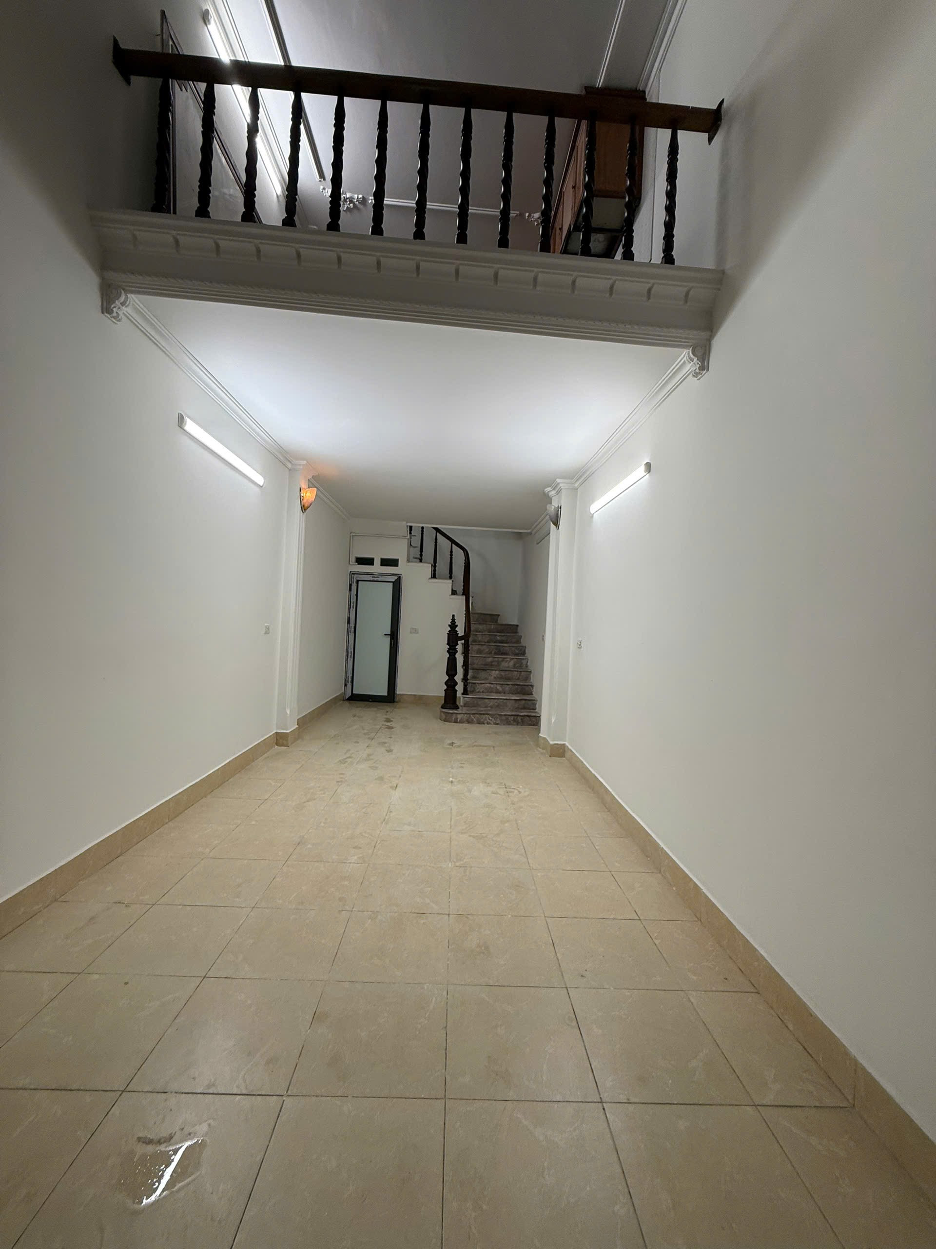 Cho Thuê Nhà Ngõ 36 Lương Đình Của 37M² 5 Tầng 3 Ngủ - Nội Thất CB - Giá Thuê 12,5tr