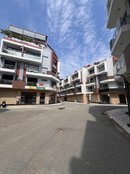 Bán nhà ngay trung tâm thương mại Hacom Tower chỉ 3,x tỷ