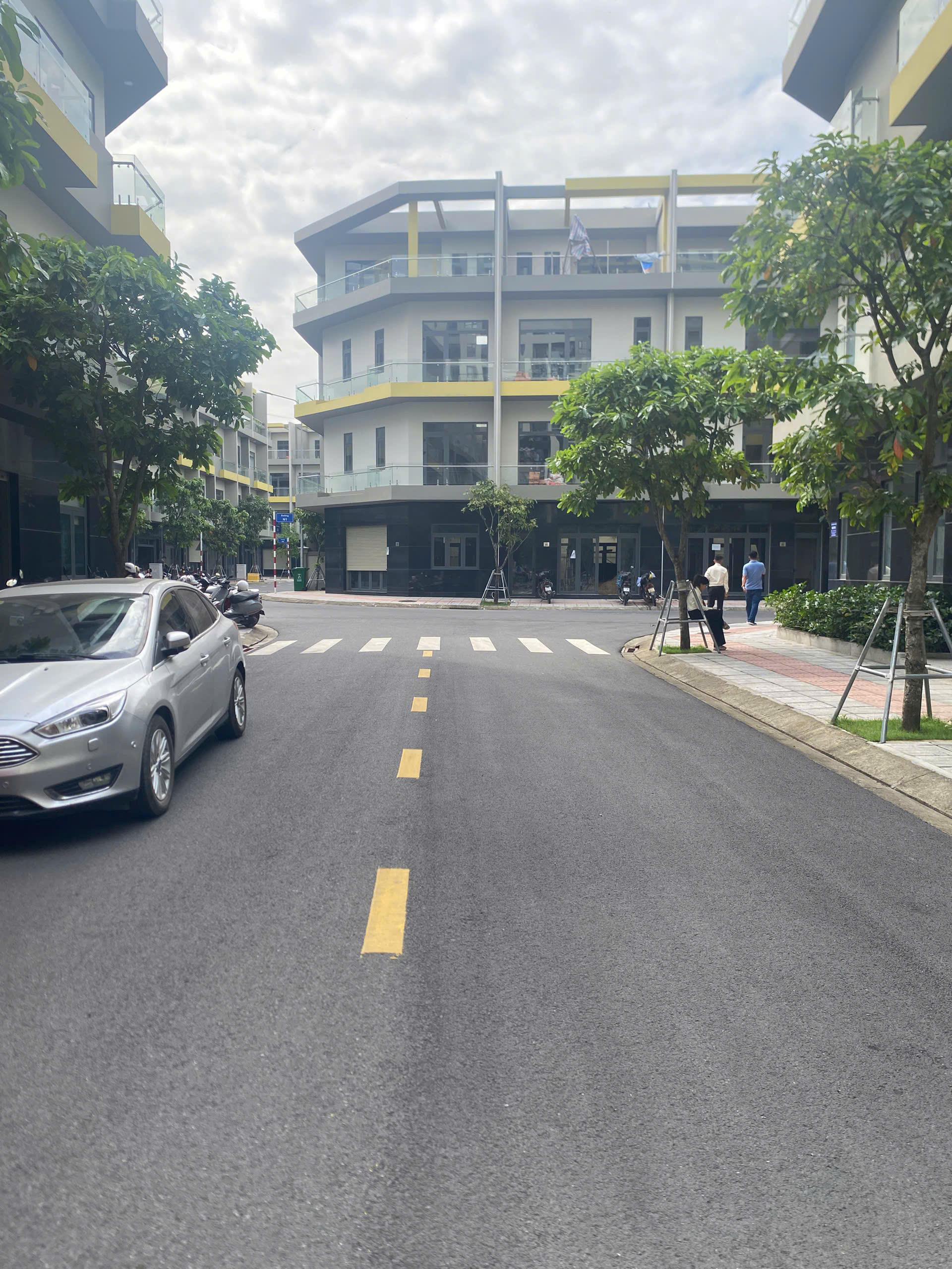 Cho thuê Nhà phố thương mại 4T, 267m2 sàn, Bcons UNI Valley,Bình Dương giá 10 triệu