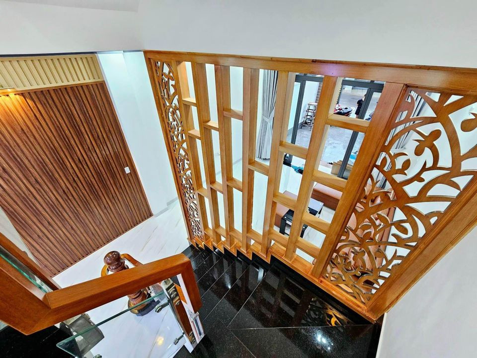 Nhà ngộp cần bán gấp: DT100m2, SHR giá chỉ 2T350TR tại đông hòa dĩ an