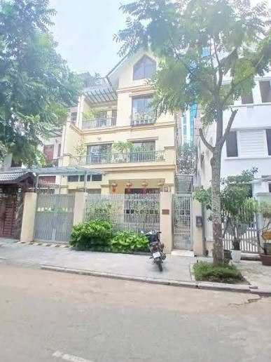 Cần tiền bán gấp căn biệt thự an khang 198m mặt tiền 9m giá 39 tỷ sẵn sổ đỏ
