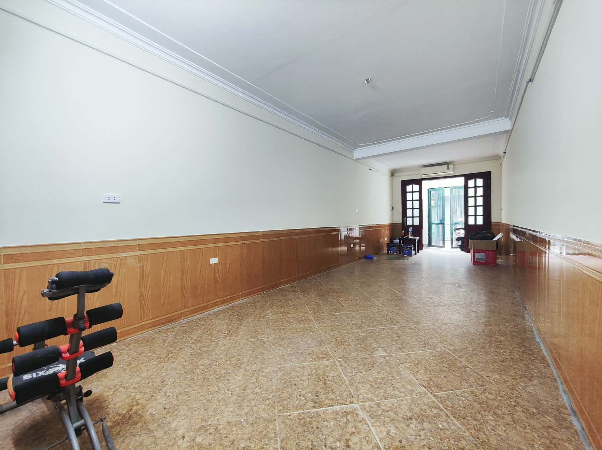 CHO THUÊ NHÀ NGUYỄN CÔNG HOAN, NGỌC KHÁNH, BA ĐÌNH, Ô TÔ ĐỖ CỬA, VỪA Ở VỪA KINH DOANH