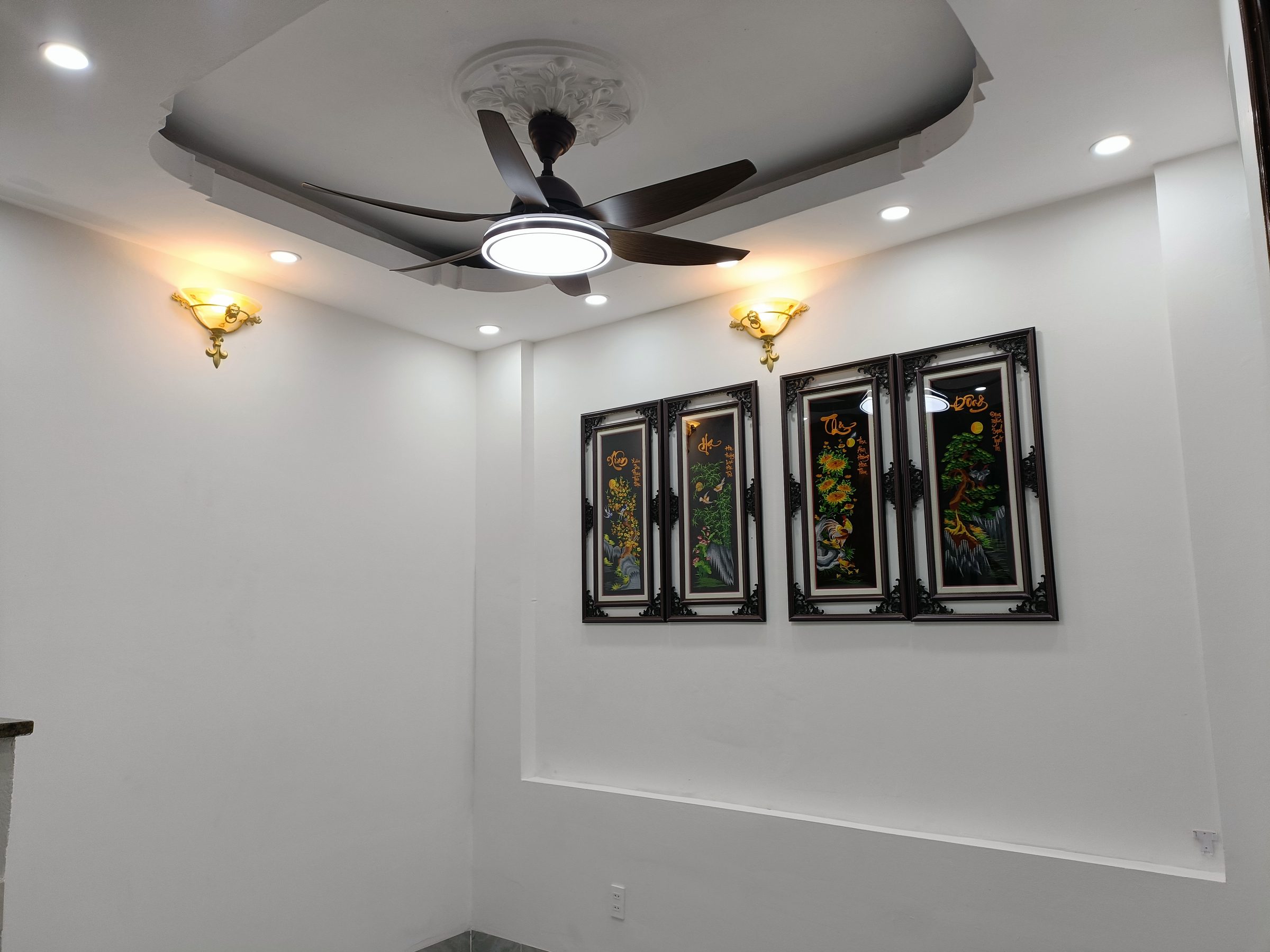 Gần trường, gần chợ, ô tô tải đỗ cách nhà 50m
