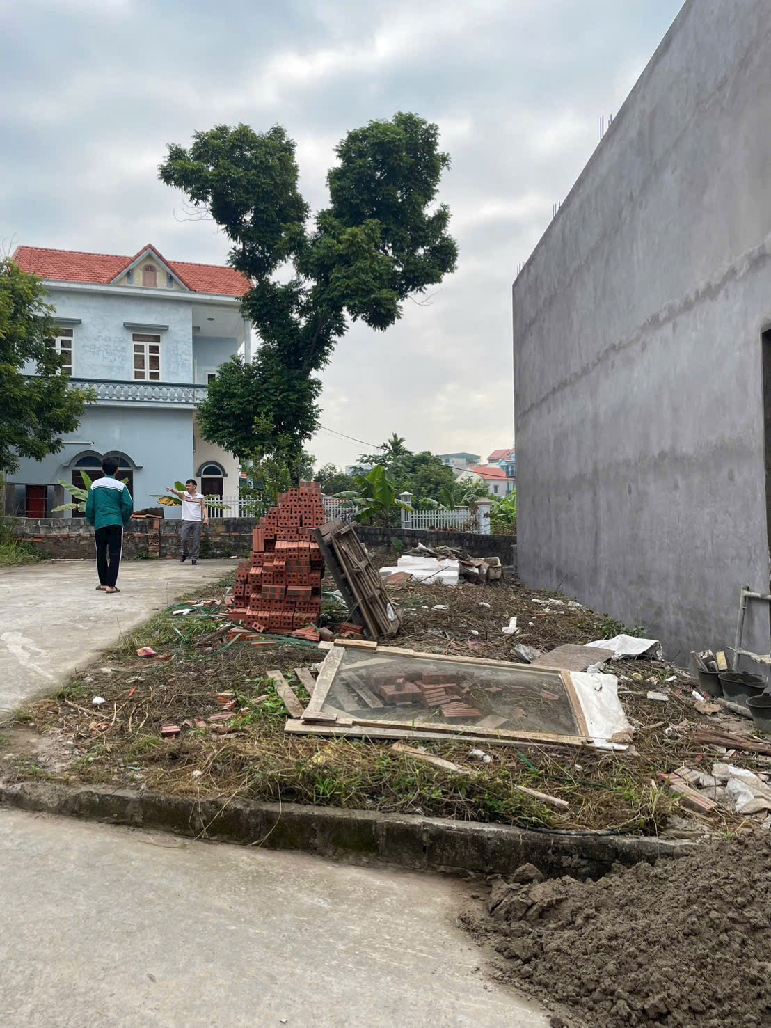 Bán ô góc phường Hà Khẩu Giếng Đáy đường ô tô tận đất ( gần siêu thị điện máy đức anh )