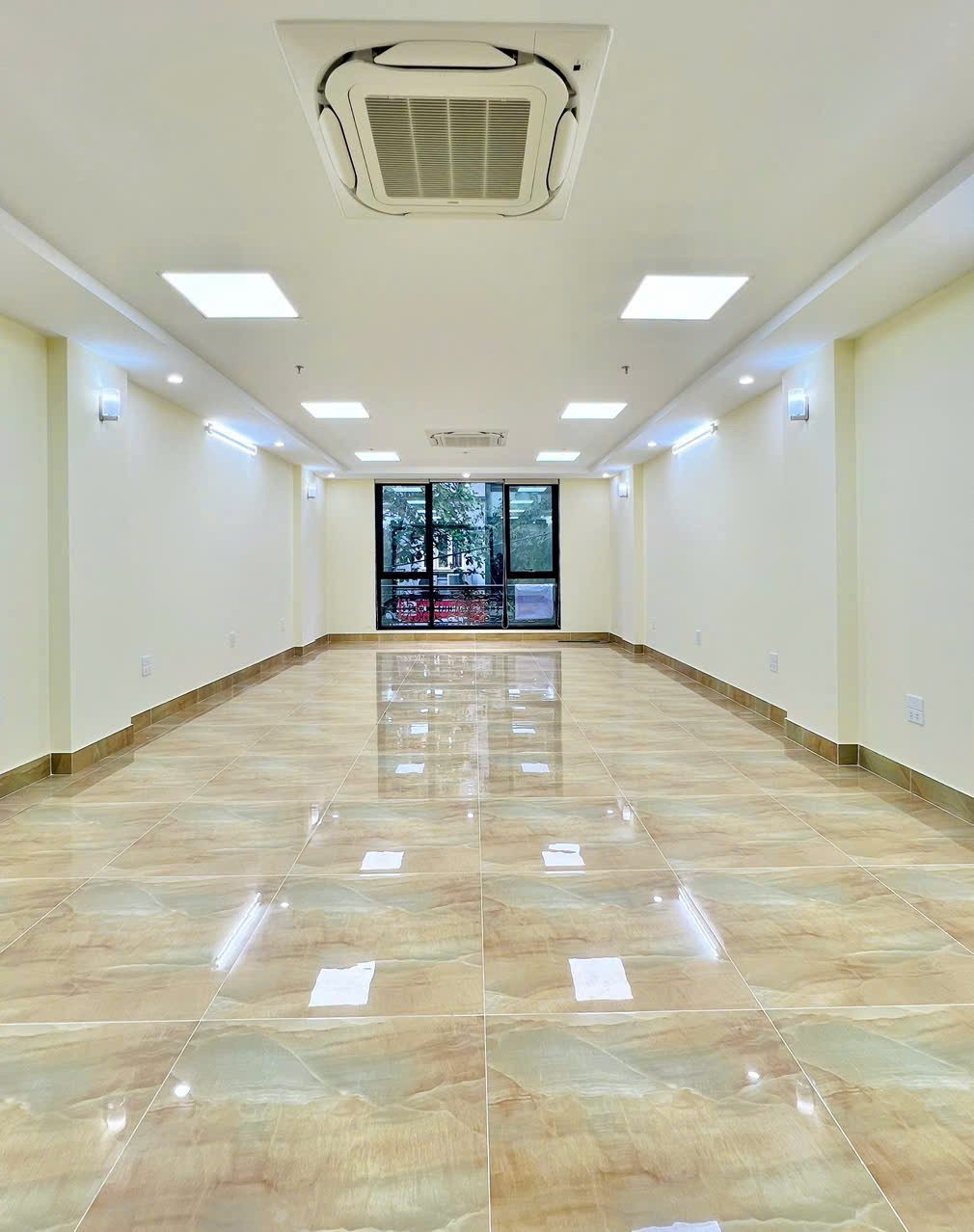 Cho thuê sàn văn phòng Nguyễn Viết Xuân 90 m2/tầng sàn thông
