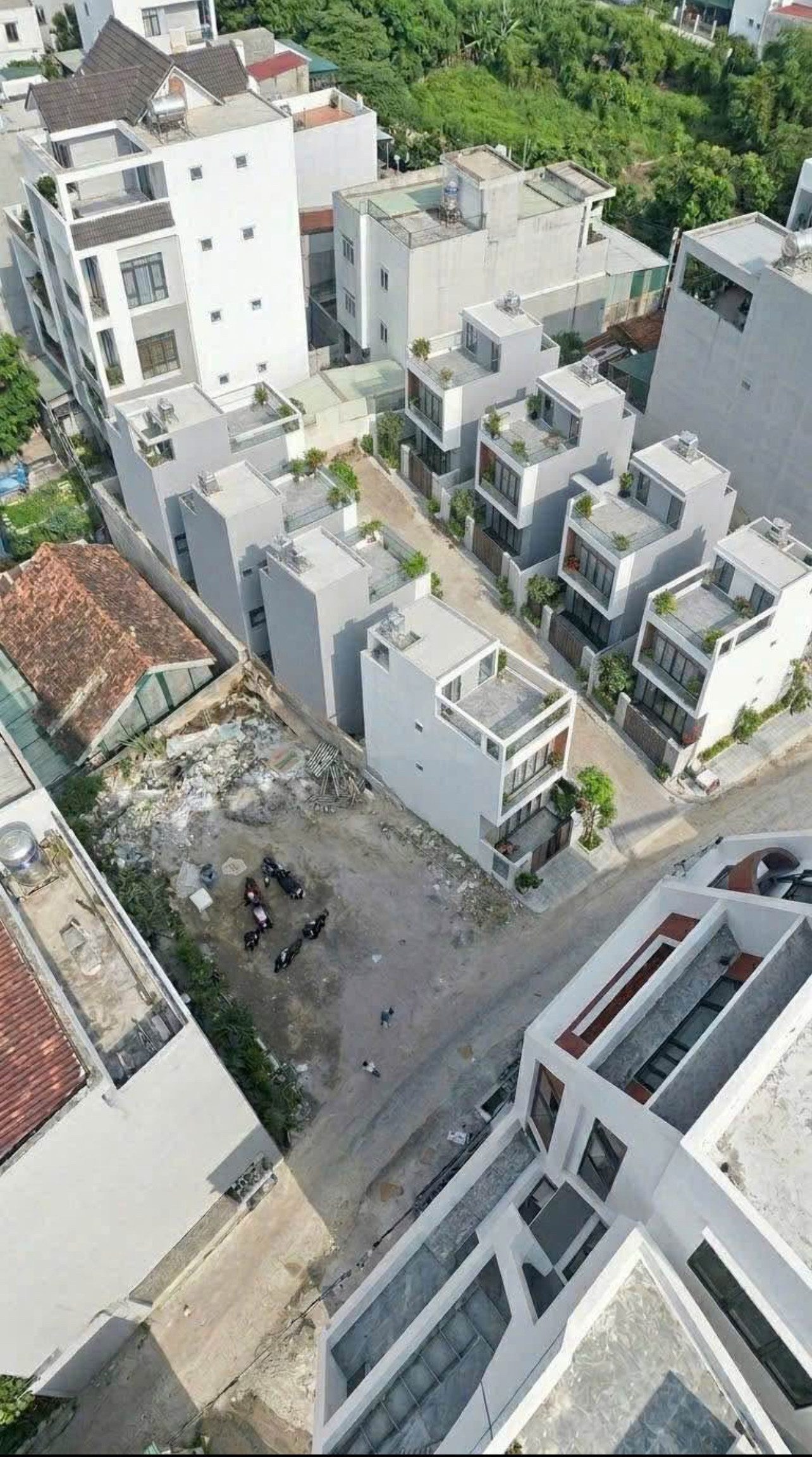 Duy nhất ô đất cột 5 ngõ 20 nguyễn văn cừ phường Hạ Long ( ngõ đối diện chung cư đông bắc ) giá chỉ hơn 1 tỉ, ô tô quay đầu trước đất
