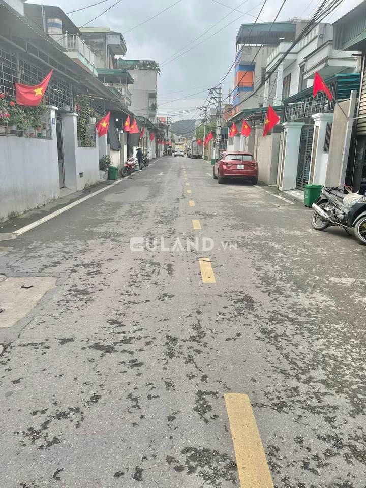 BÁN ĐẤT ĐƯỜNG LÊN DỐC NGÔI SAO,HÀ TRUNG
