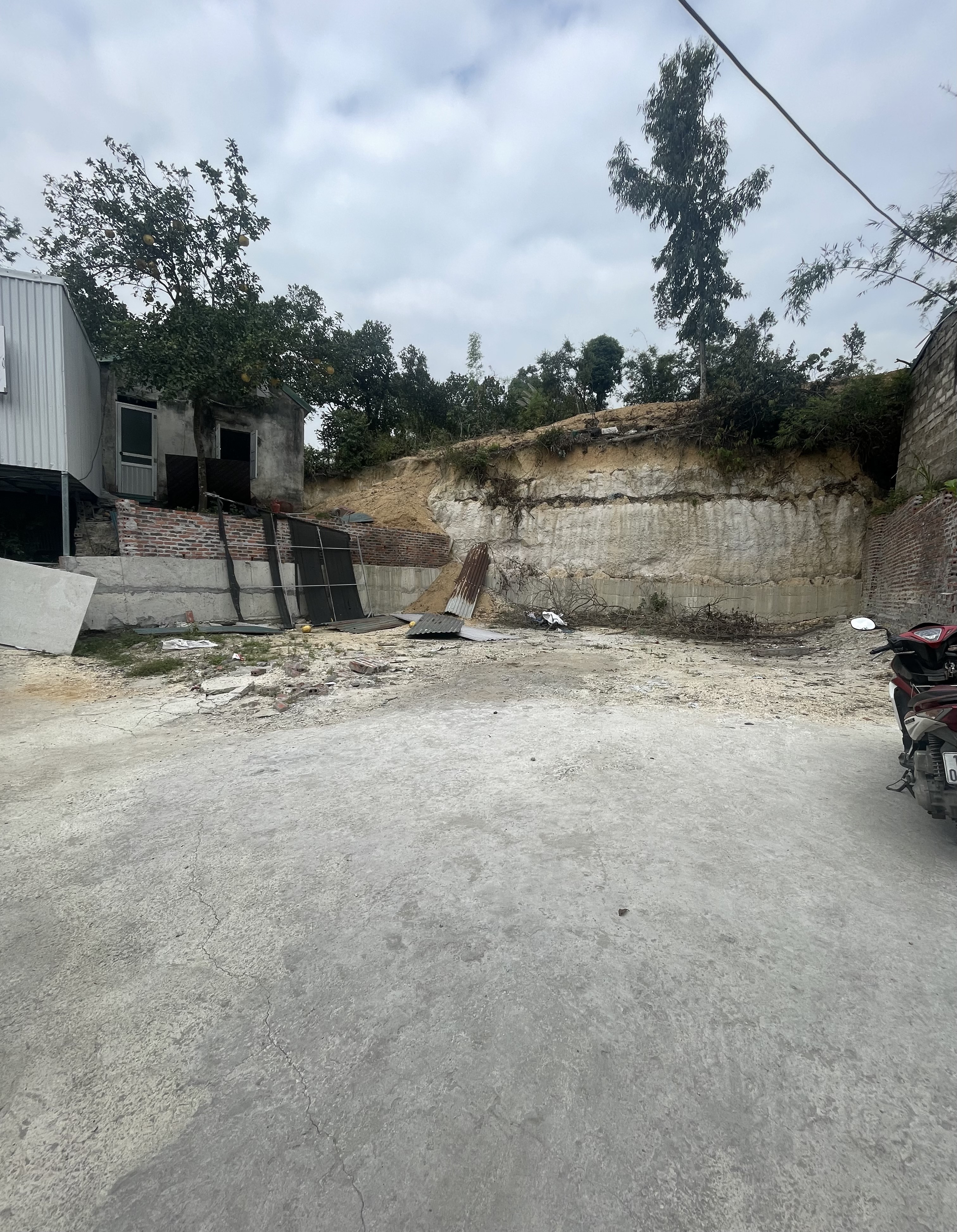 BÁN ĐẤT LỐI VÀO BỐT ĐIỆN CHÁY HÀ TRUNG,HÀ LẦM