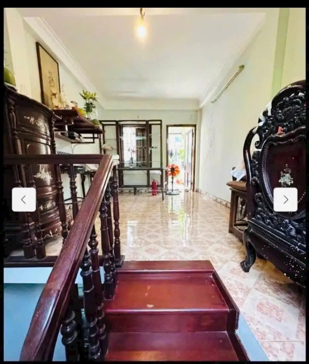 Cho thuê nhà ngõ 77 Lý Nam Đế, Hoàn Kiếm 35M x 5T Đẹp, Ngõ Ô Tô giá 20 triệu