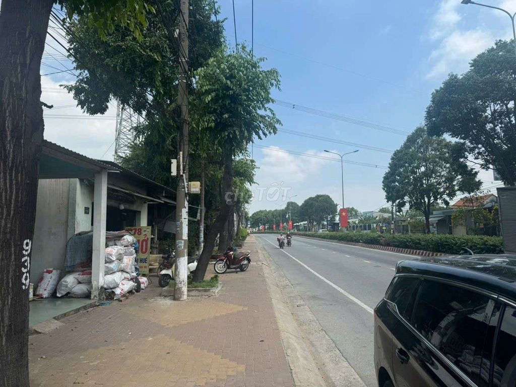 Mặt Tiền Nguyễn Chí Thanh kinh doanh đa nghành nghề giá rẻ nhất khu