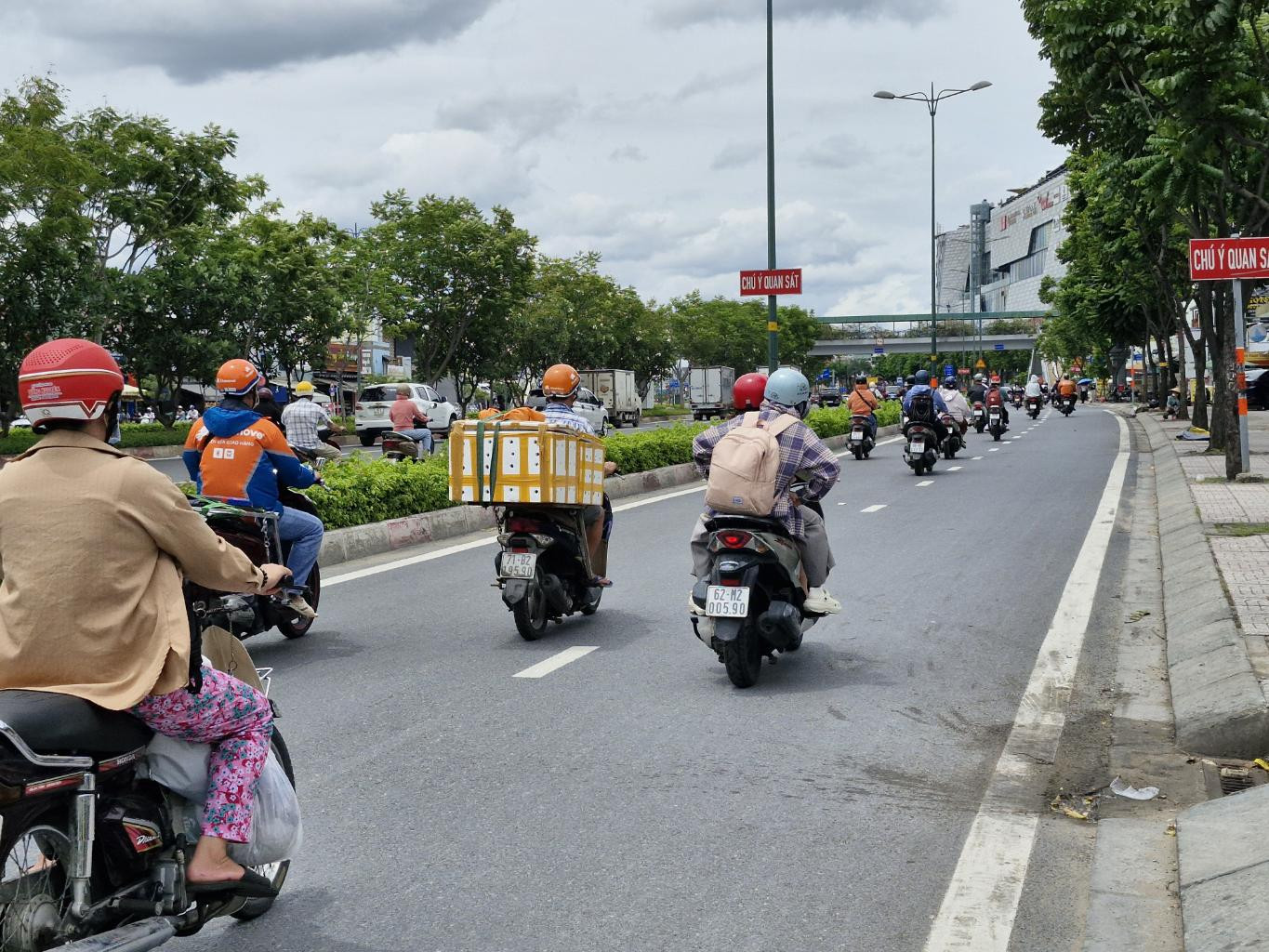 BÁN NHÀ 6 TẦNG MẶT TIỀN PHAM VĂN ĐỒNG, THỦ ĐỨC