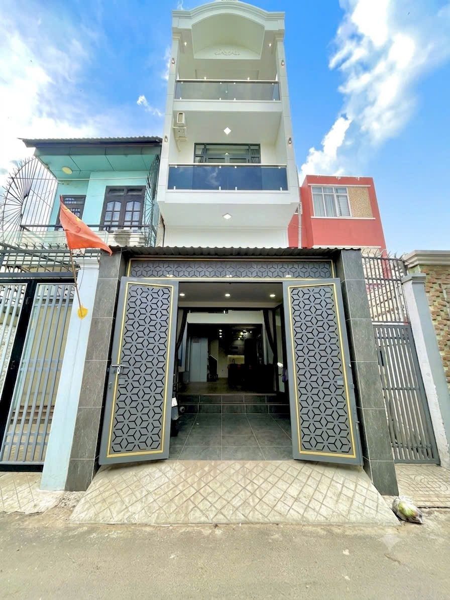 Bán nhà mới, full nội thất, 60m2-4 lầu, 7,9 tỷ hẻm xe hơi ngay chân cầu Bình Lợi