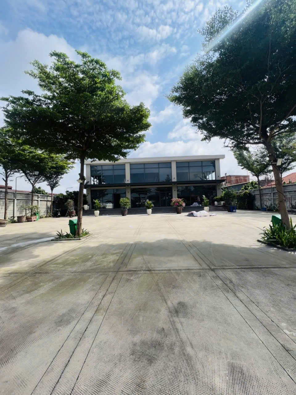 BDS  HVL [NC]  882 Quốc Lộ 13 , Tp. Thủ Đức 33x85m 
Cách Vạn Phúc City đúng 5km