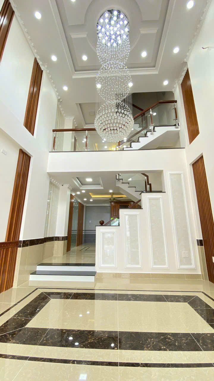 Bán nhà 4 tầng + sân thượng sát KĐT Vạn Phúc City