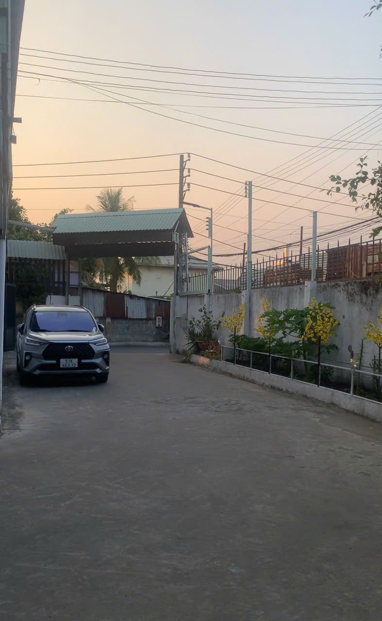 Kho 300m đường Hiệp Bình gần Quốc Lộ 13 Thủ Đức, Khung nền chắc chắn