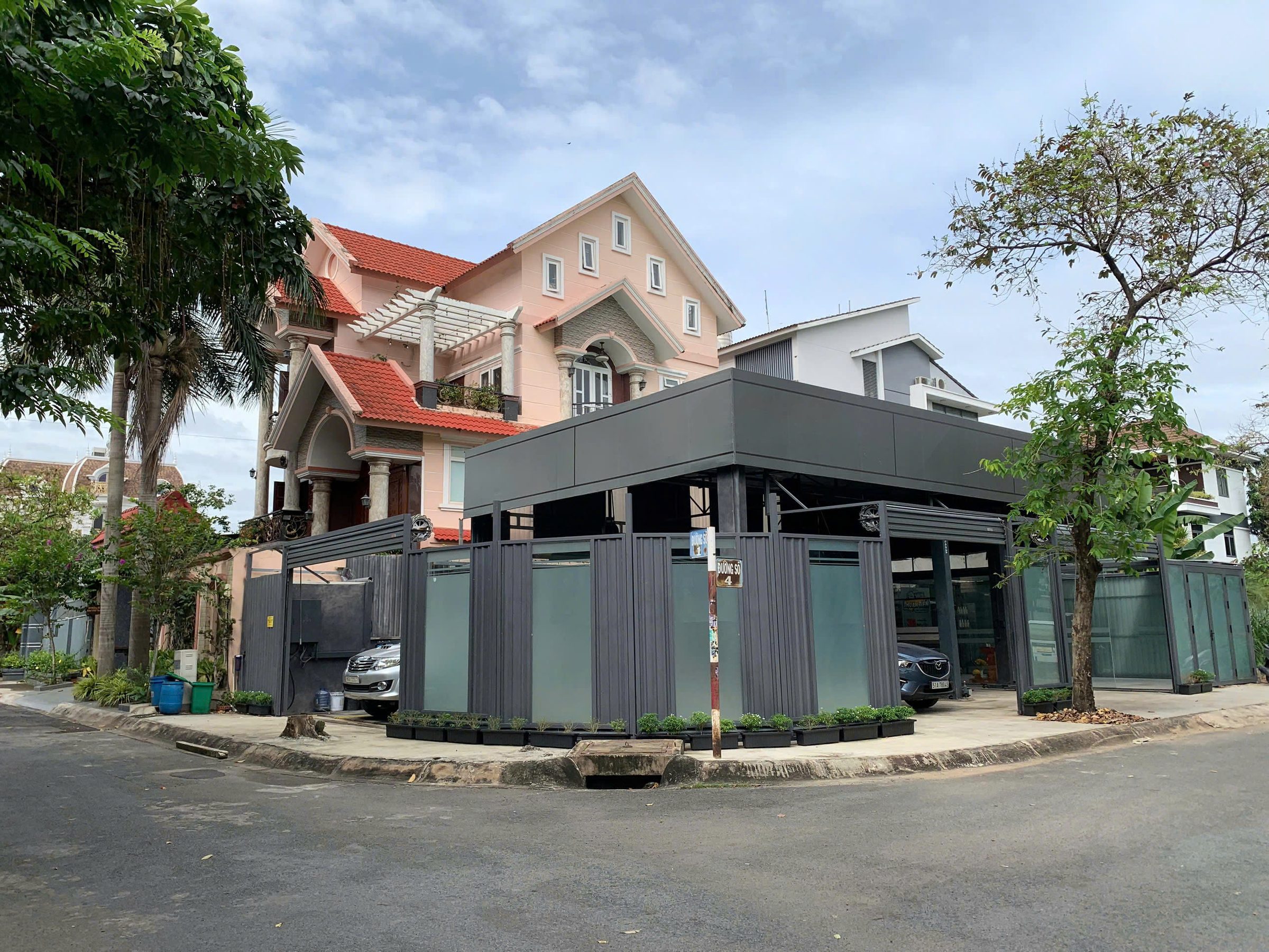 Mặt Bằng 220m mới đẹp 2 Mặt Tiền gần Vạn Phúc Thủ Đức, vào theo Quốc Lộ 13