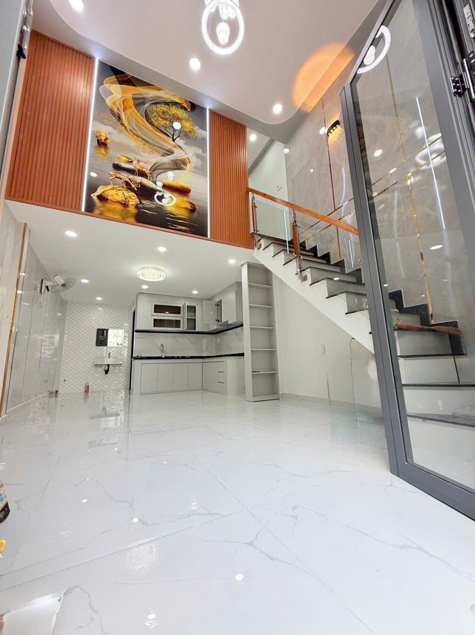 🏡 NHÀ GIÁP METRO Q.12 – CÁCH GÒ VẤP 5 PHÚT
🚗 Ô TÔ ĐỖ CỬA – GIÁ CHỈ 3 TỶ