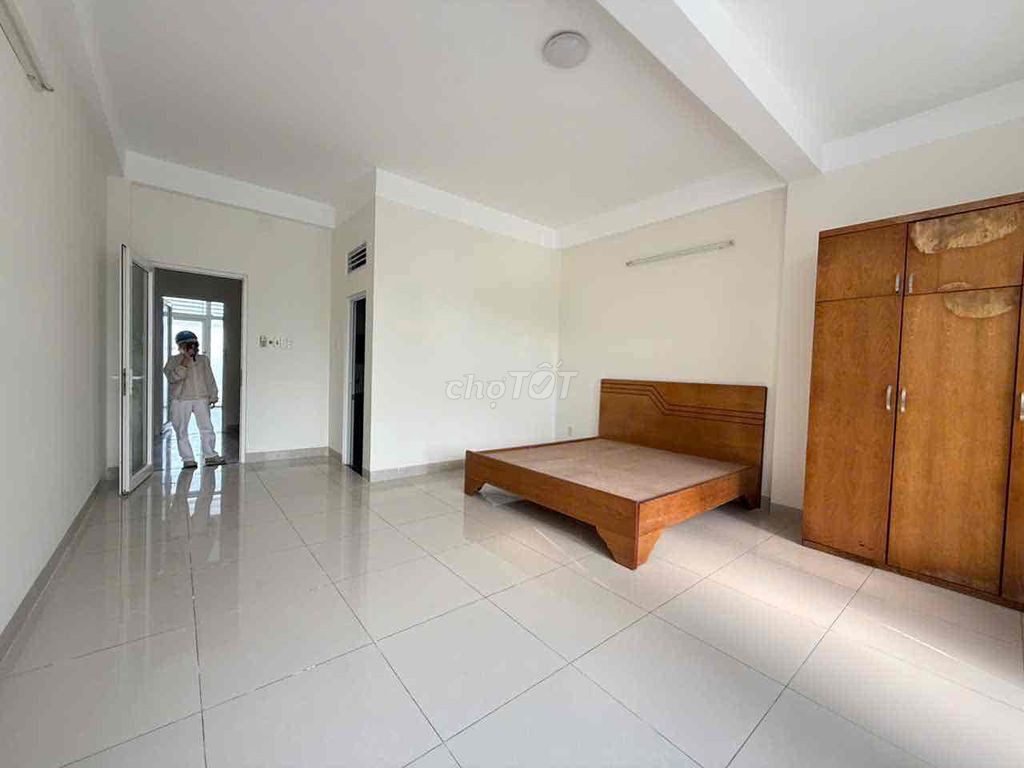Cho thuê nhà mới nằm ngay KHu dân cư Phúc Đạt, Vòng Xoayy HT3