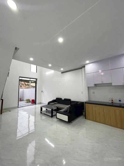 Bán nhà sổ riêng, thổ cư, tại Quốc Lộ 1A, P. Hố Nai, Biên Hòa, Đồng Nai. Giá 1 tỷ 580