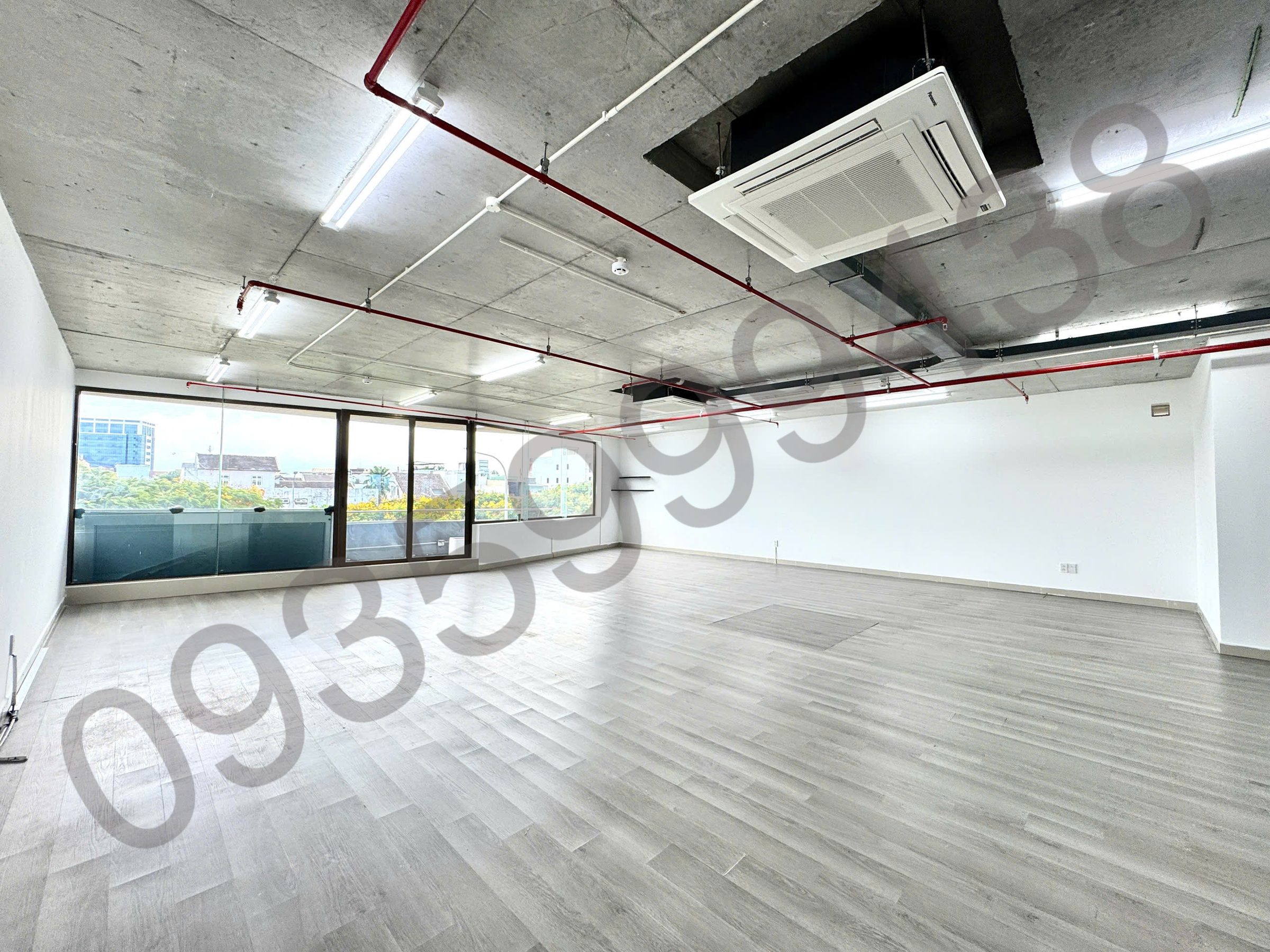 CHO THUÊ VĂN PHÒNG 200 M2 - 54 TR/THÁNG, SÀN TRỐNG SUỐT, LH: 0935 999 438