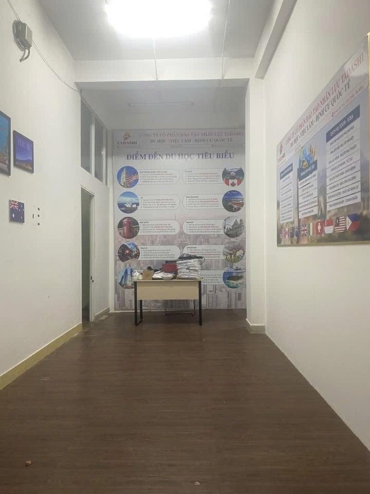 Cần cho thuê và sang nhượng lại mặt bằng 200m2 ở Ký túc xá sinh viên phía Tây - Hòa Khánh,