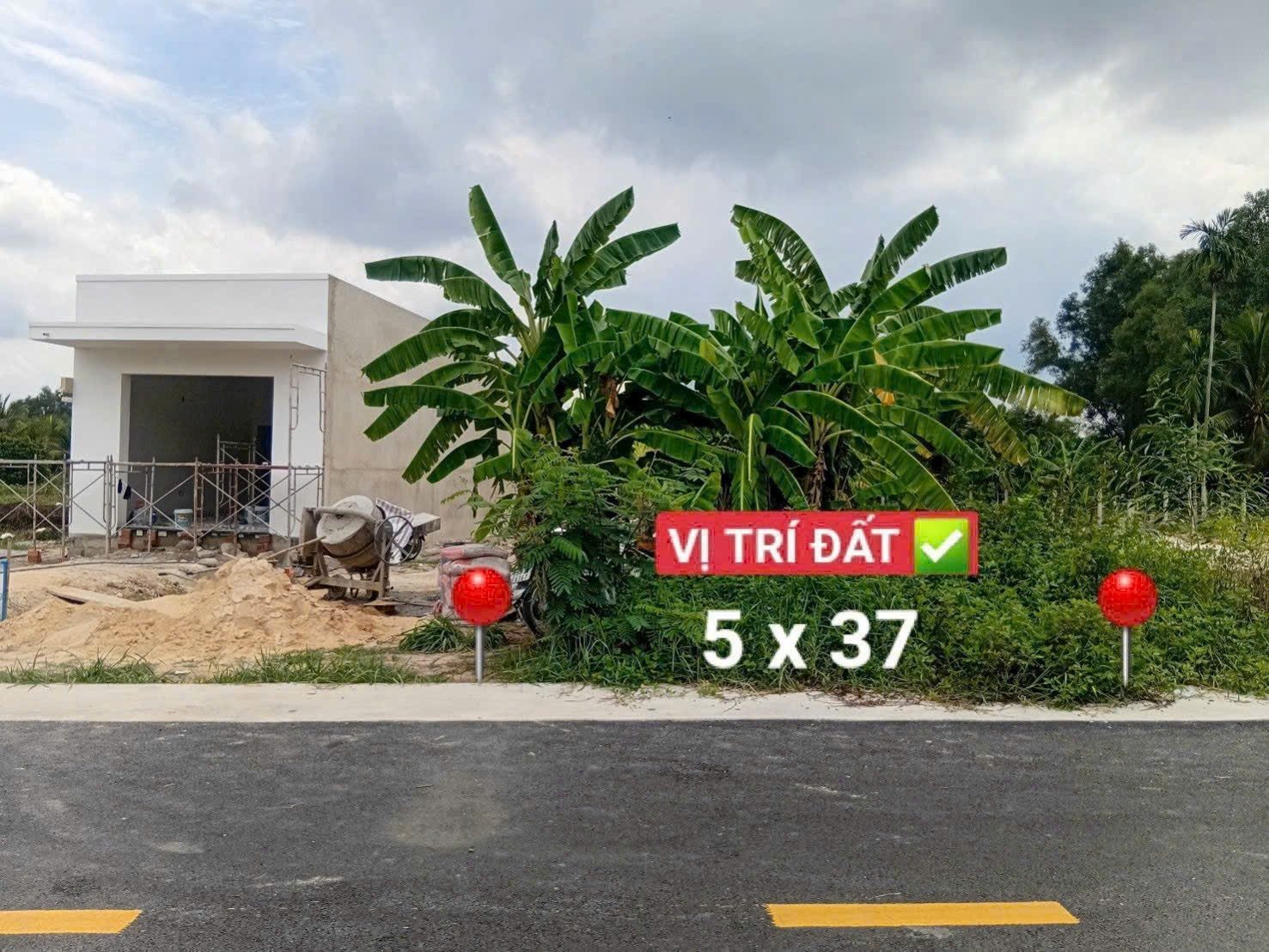 Bán186m² đất đường nhựa 7m có 60m tc 
>>Tân Định Bến Cát BD Giá chỉ 1.4x tỷ