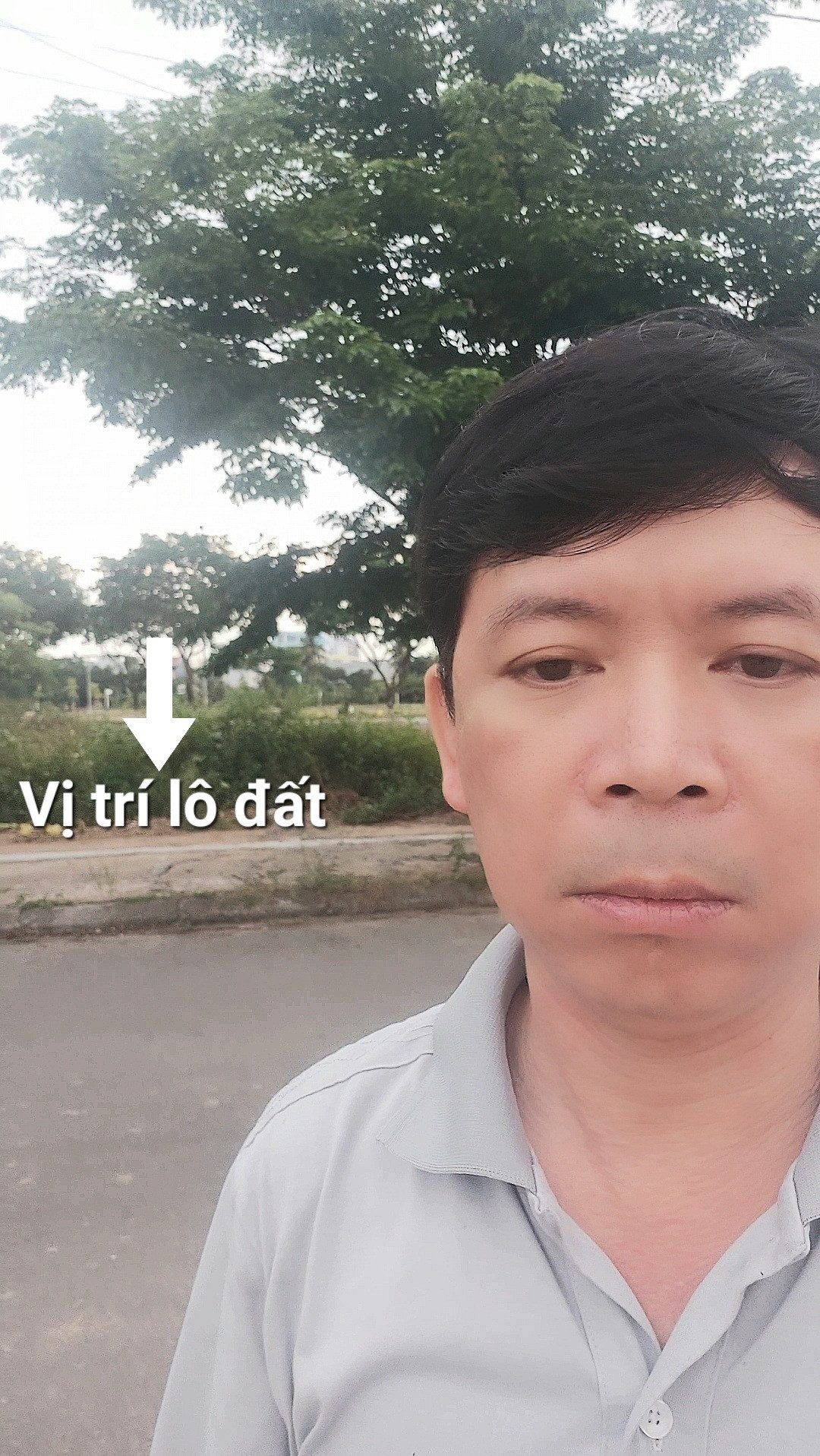 Lô đất Nằm đối lưng với đường Võ Chí Công, Sát đầu Cầu Khuê Đông, Giữa Hòa Xuân với Quận Ngũ Hành Sơn Đà Nẵng.