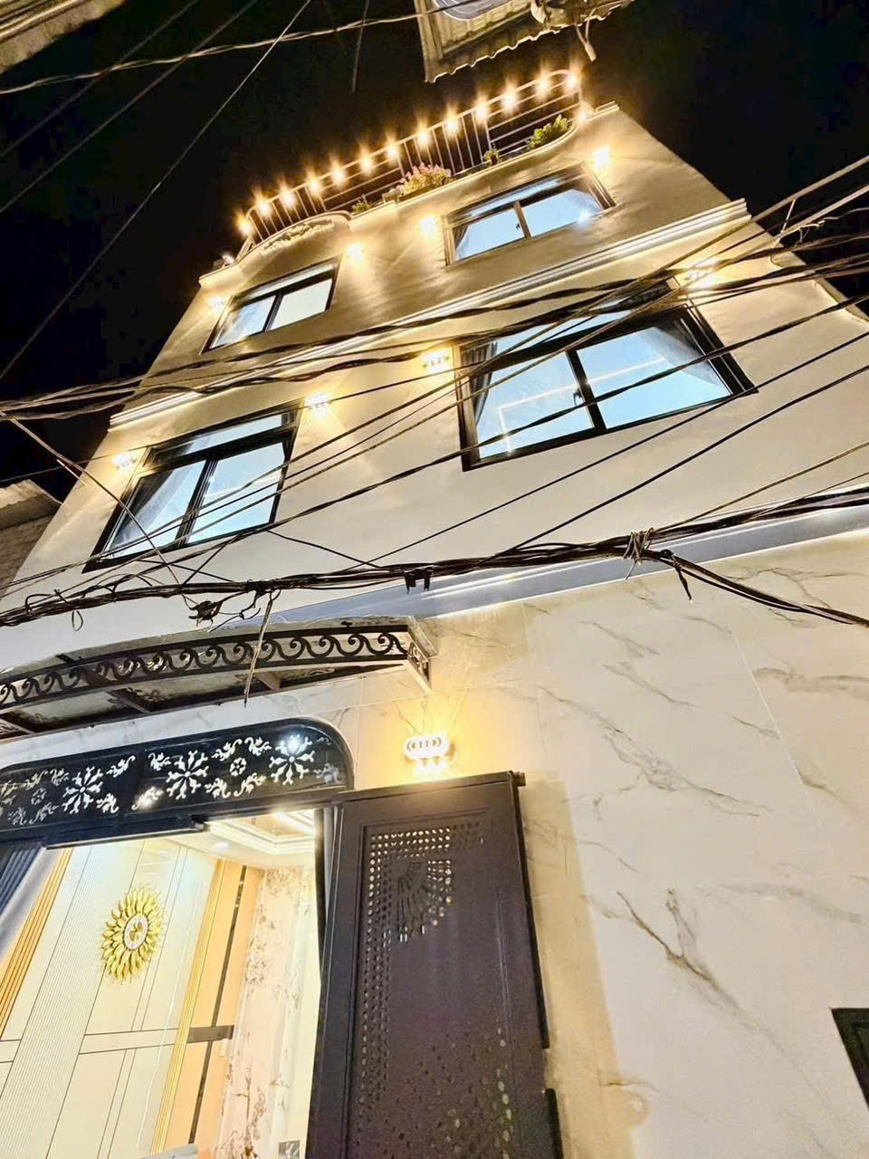 Nhà hẻm xe hơi cần bán gấp Huỳnh Thiện Lộc, Hòa Thạnh, Tân Phú. Giá: 2,79 tỷ. DT: 72m2. 3 Tầng. 4PN 4WC. Sổ Hồng Riêng