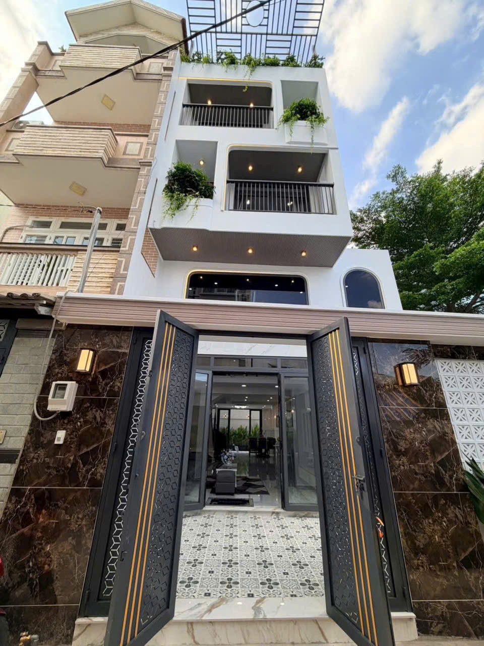 Bán gấp nhà hẻm Thoại Ngọc Hầu, Hòa Thạnh, Tân Phú. Giá: 3,55 tỷ. DT:80,56m2. 5 Tầng. 5PN 6WC. Sổ Hồng Riêng