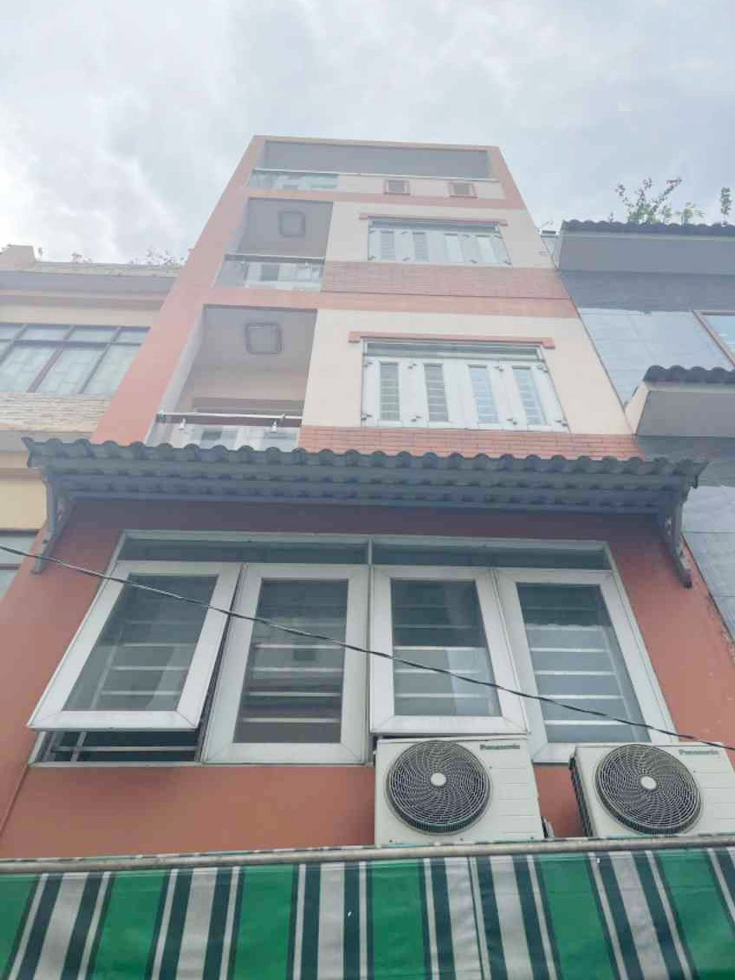 📣  Nhà LŨY BÁN BÍCH ngay Trịnh Đình Thảo và Thoại Ngọc, hẻm xe tải 7m sát mặt tiền, khu dân trí, gần trường học, chợ tiện ích đầy đủ, thuận tiện di chuyển và kinh doanh.
