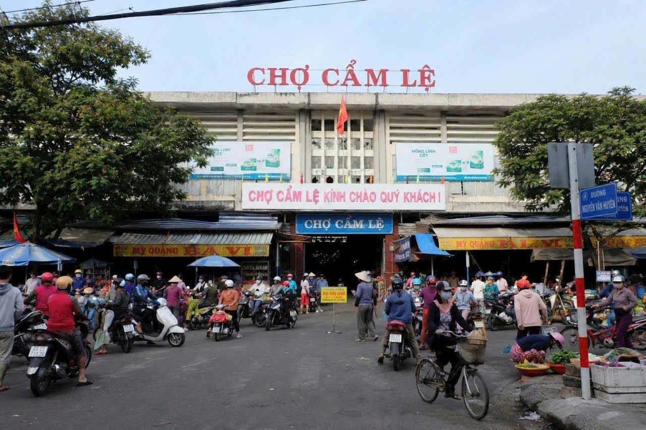 Bán đất tặng nhà Cấp 4, 2 mặt tiền chợ trước 7.5m,  sau 5.5m. Có nguồn thu nhập 20tr/ tháng.
10.5tr có thương lượng.