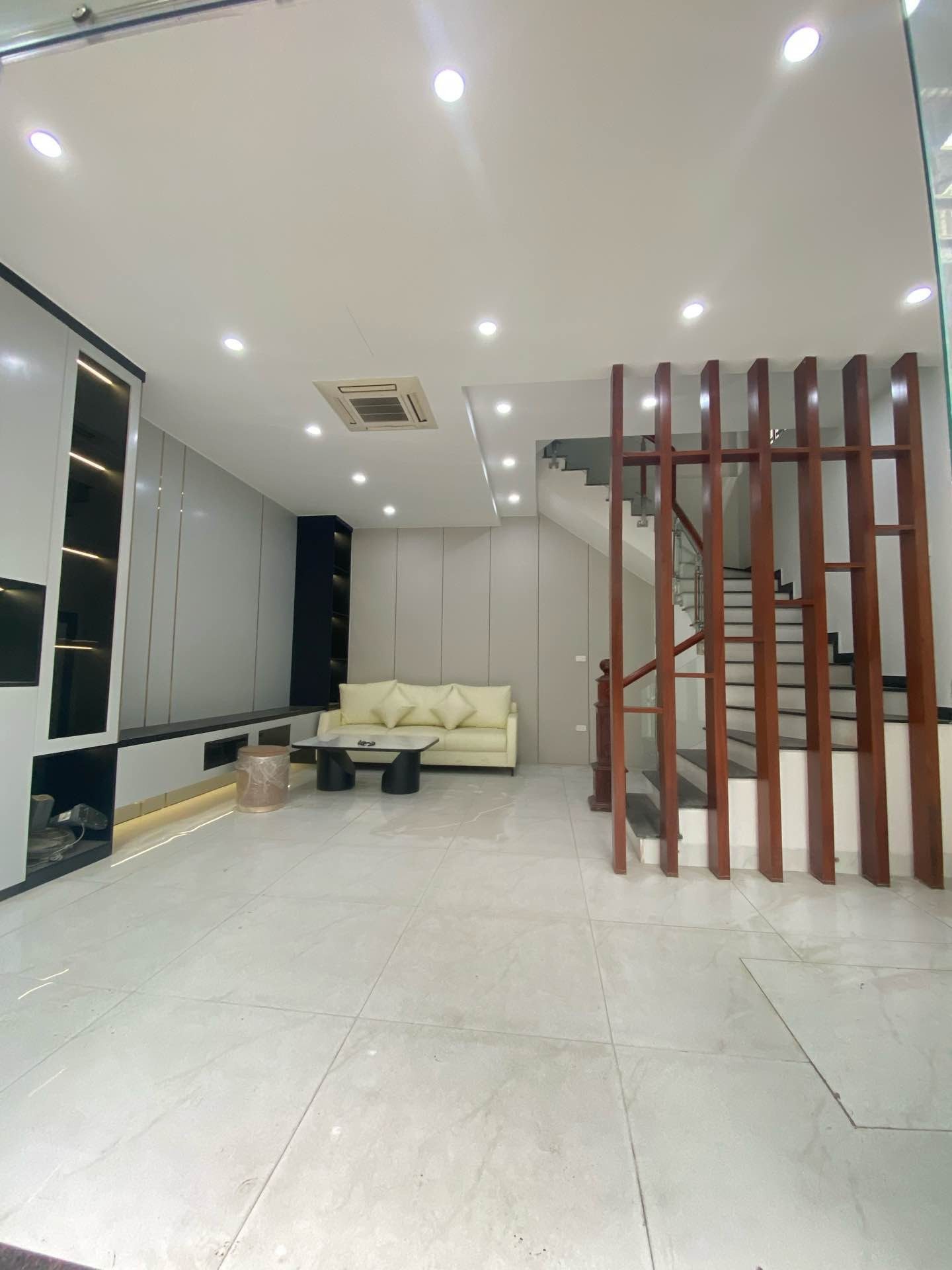 Lô góc KINH DOANH Tựu Liệt - DT 40m² x 4TẦNG - MT4m ô tô tránh 3-4PN chỉ 10.1 tỷ