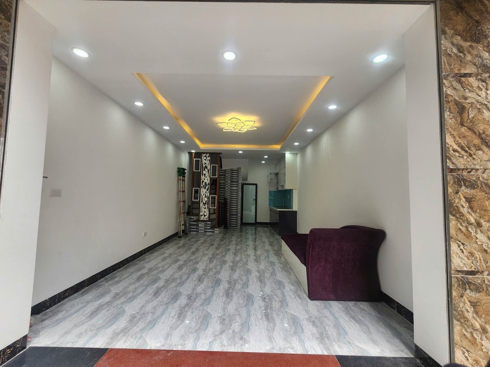 Bán nhà Hoàng Liệt - DT 30m x 5 Tầng - MT 3,8m - Giá 6,7 Tỷ, Ô Tô Vào Nhà - Gần Trường C1, C2 Hoàng Liệt, Gần Đường Giải Phóng, Bến Xe Nước Ngầm