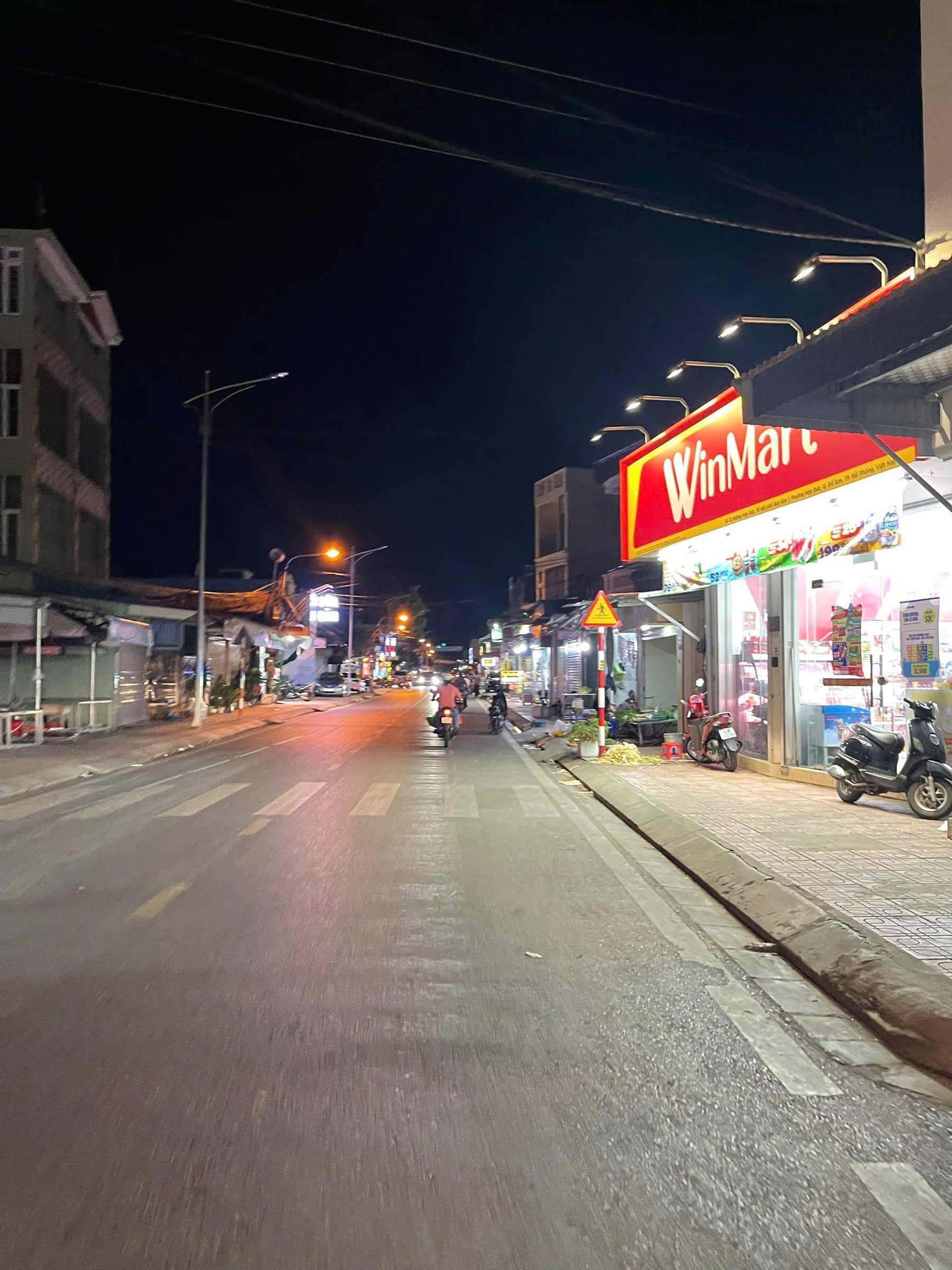 Bán nhà ngay ngã tư đầu chợ Quý Kim - Đồ Sơn