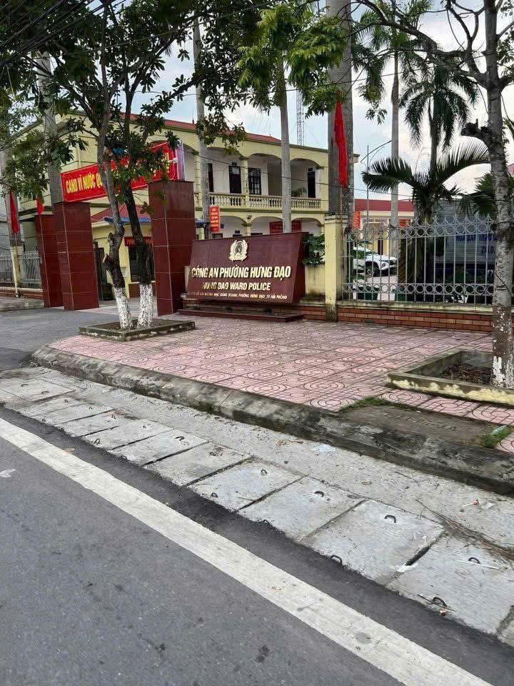 Bán nhà cấp 4 40,5m² full thổ cư ngang 4m giá 1.23 tỷ tại Phường Hưng Đạo (ngõ chợ Hương)