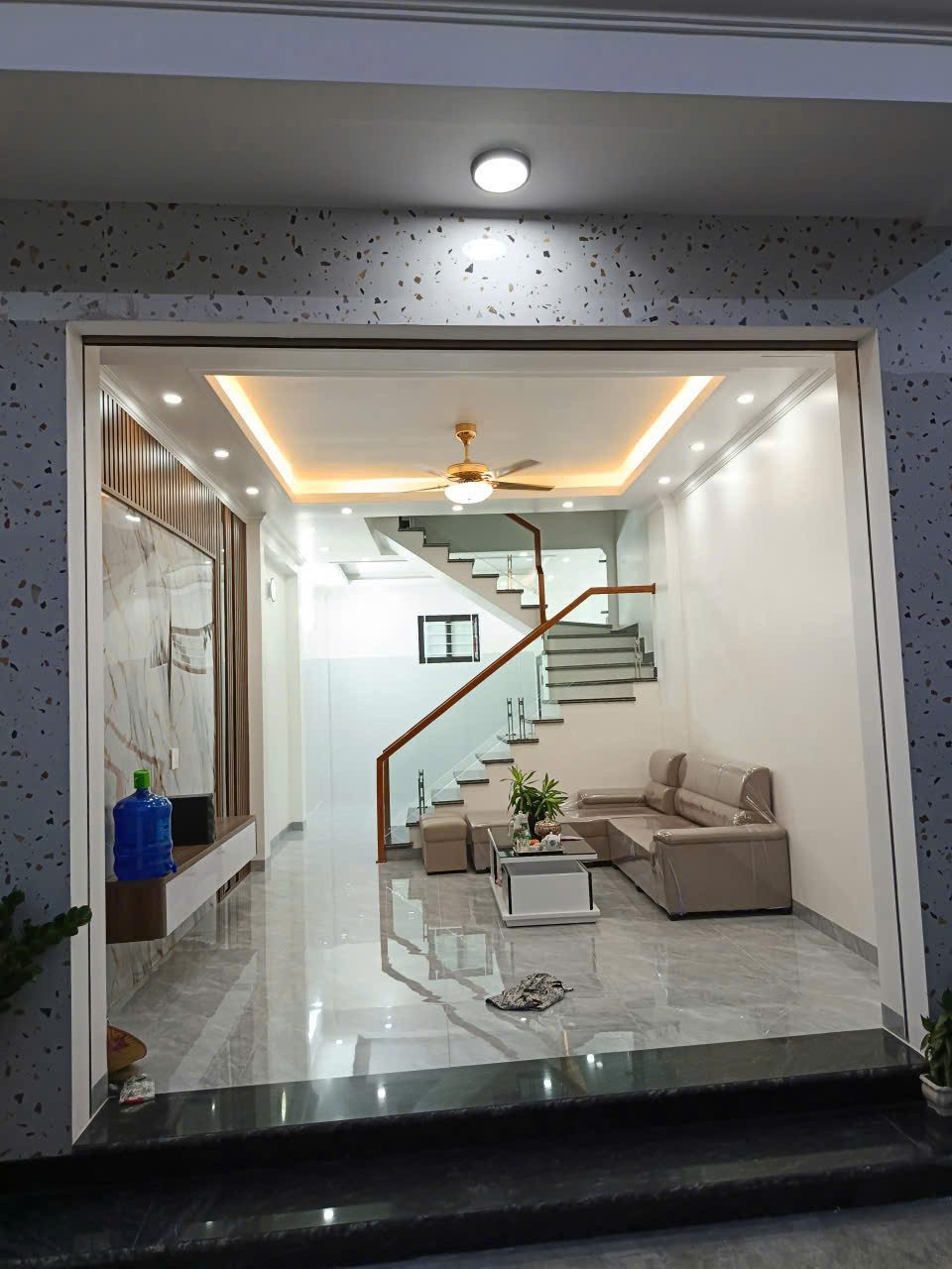 BÁN NHÀ 3 TẦNG PHỐ DÃ TƯỢNG - Dương Kinh- Ô TÔ ĐỖ CỬA - GIÁ 2,9x TỶ